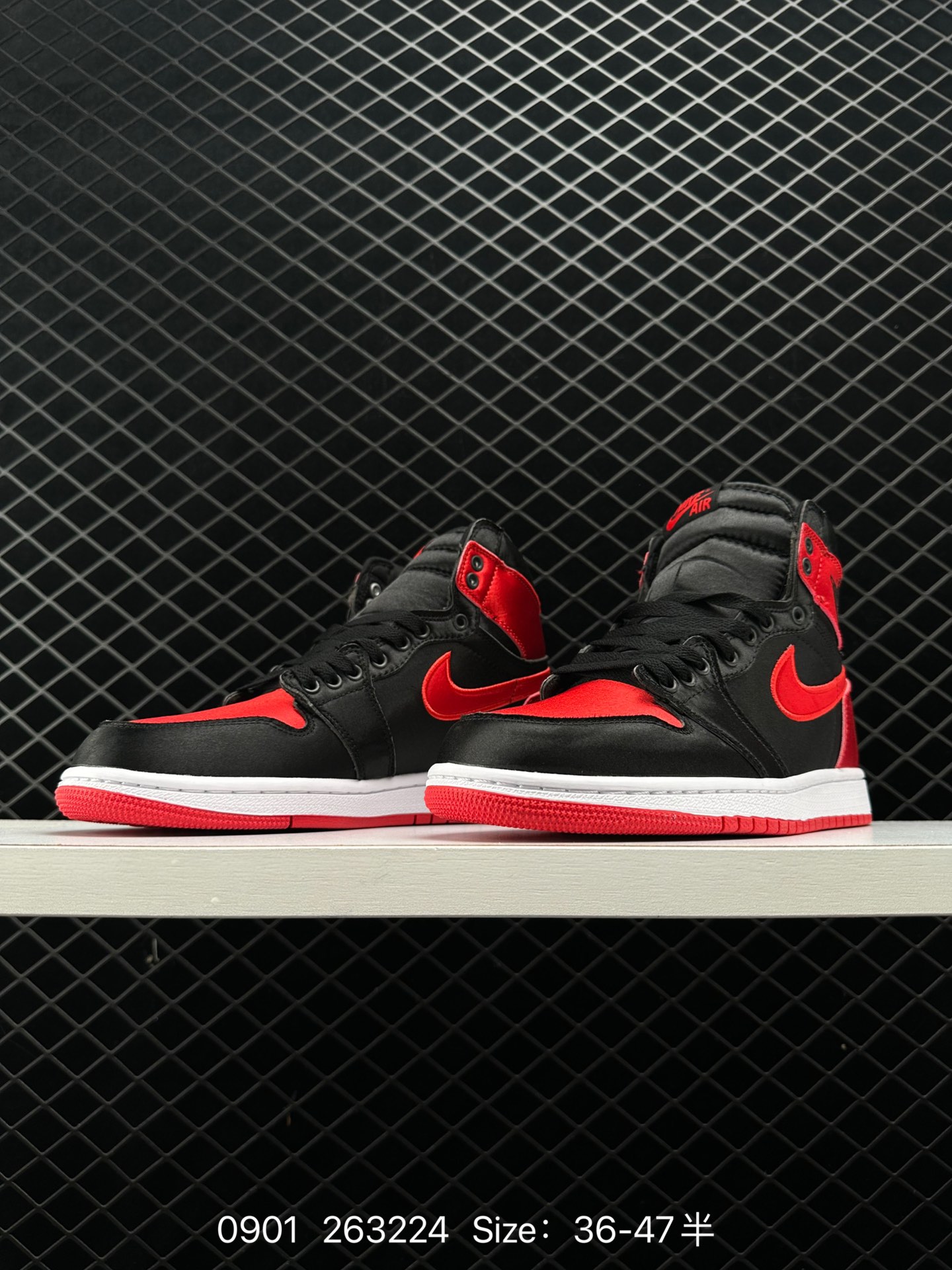Air Jordan 1 Retro High OG ” Satin Bred “